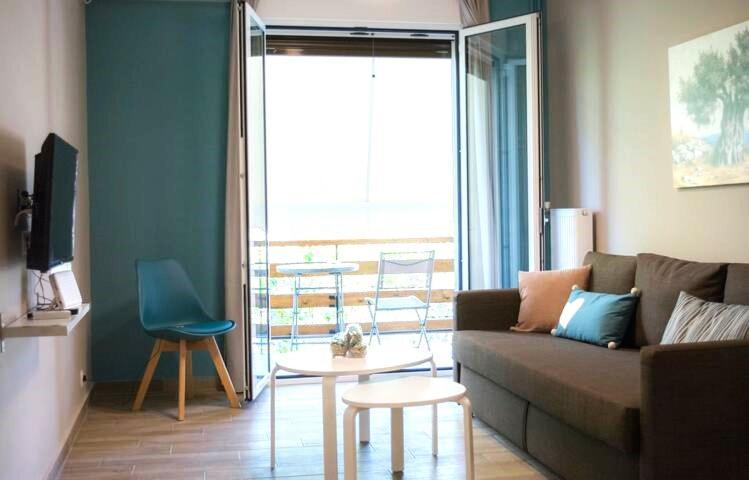 Chic And Minimal Apartment Close To Thissio Metro Athens Exterior photo