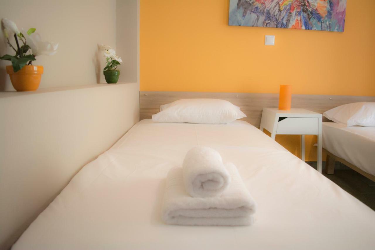 Chic And Minimal Apartment Close To Thissio Metro Athens Exterior photo